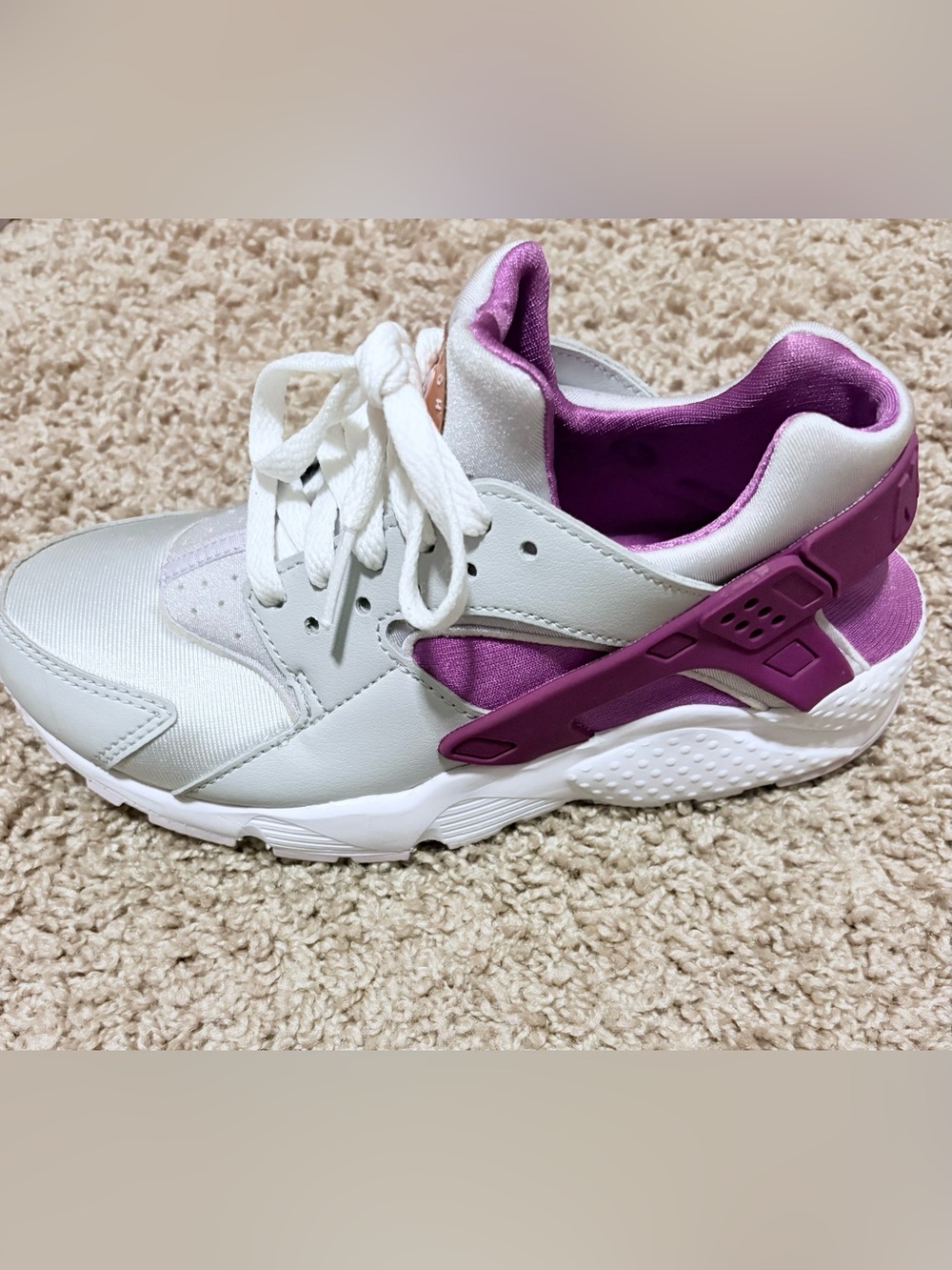 Girls Nike huarache Size 5Y
